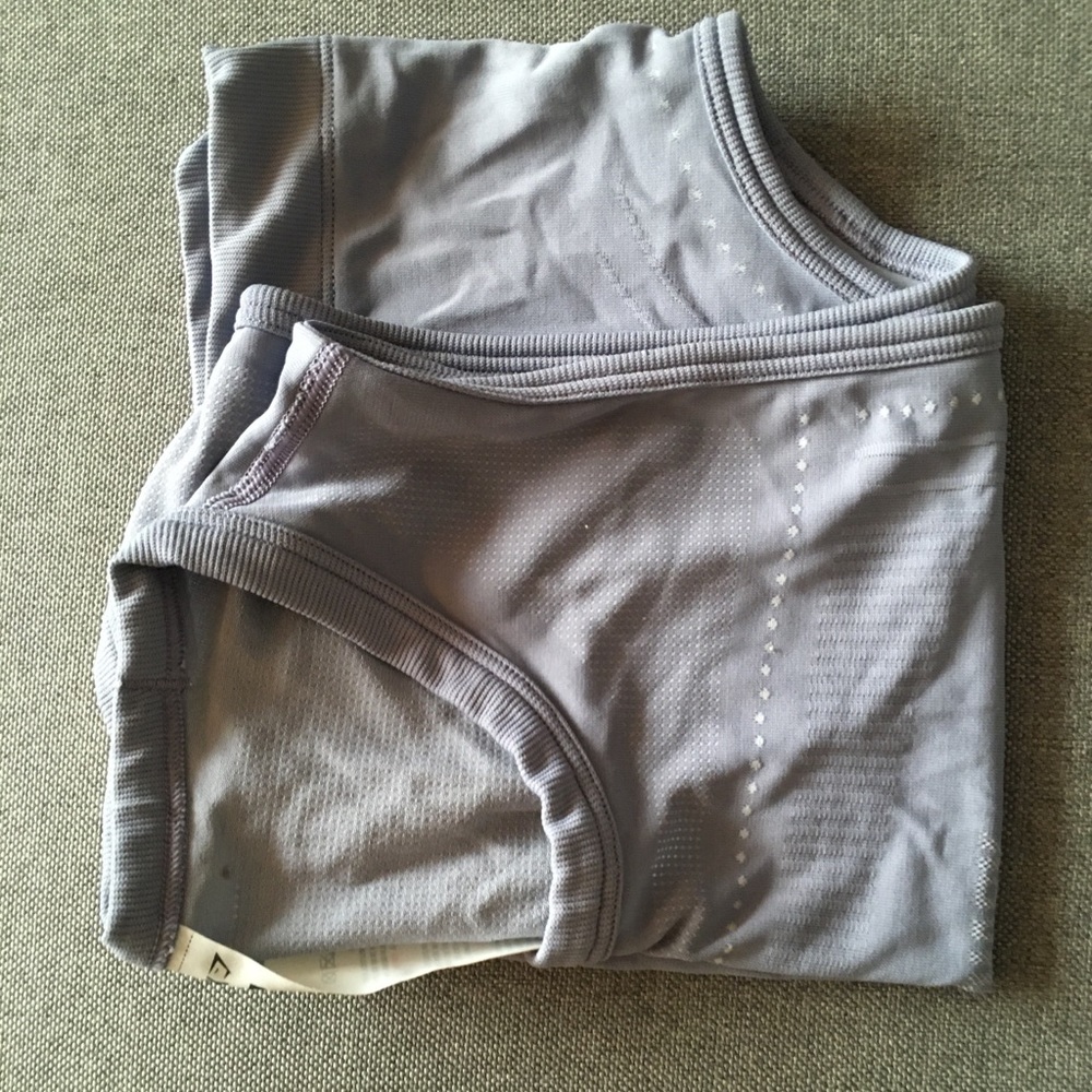 GYMSHARK LIGHTWEIGHT SEAMLESS CROP TOP - Picture 5 of 6